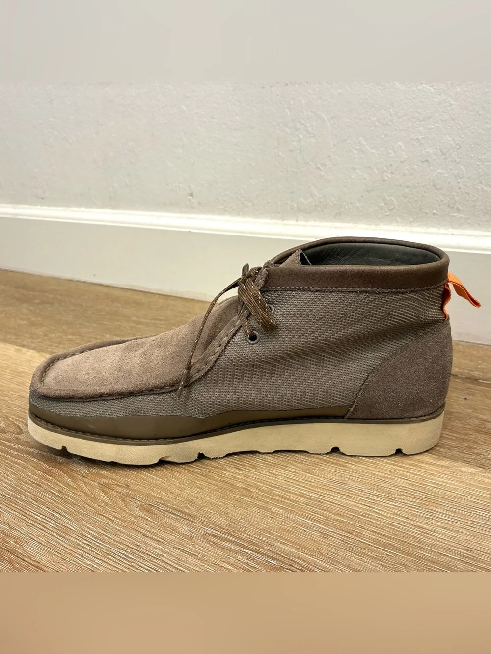 Clarks Originals Wallabee 2.0 GTX (Gore-Tex) Boots Gray Men’s US 11.5 EU 45